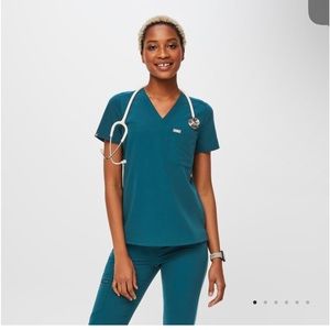 Figs Caribbean blue scrub top